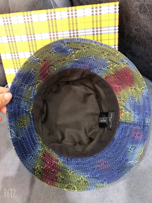 ブランド帽子側面デザイン